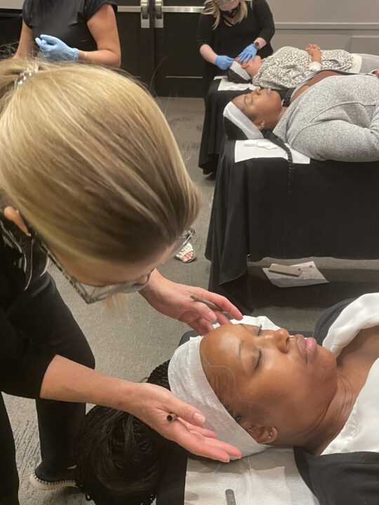 Tips on Technique Part 18 Dermaplaning Someone with Edges/Baby Hair