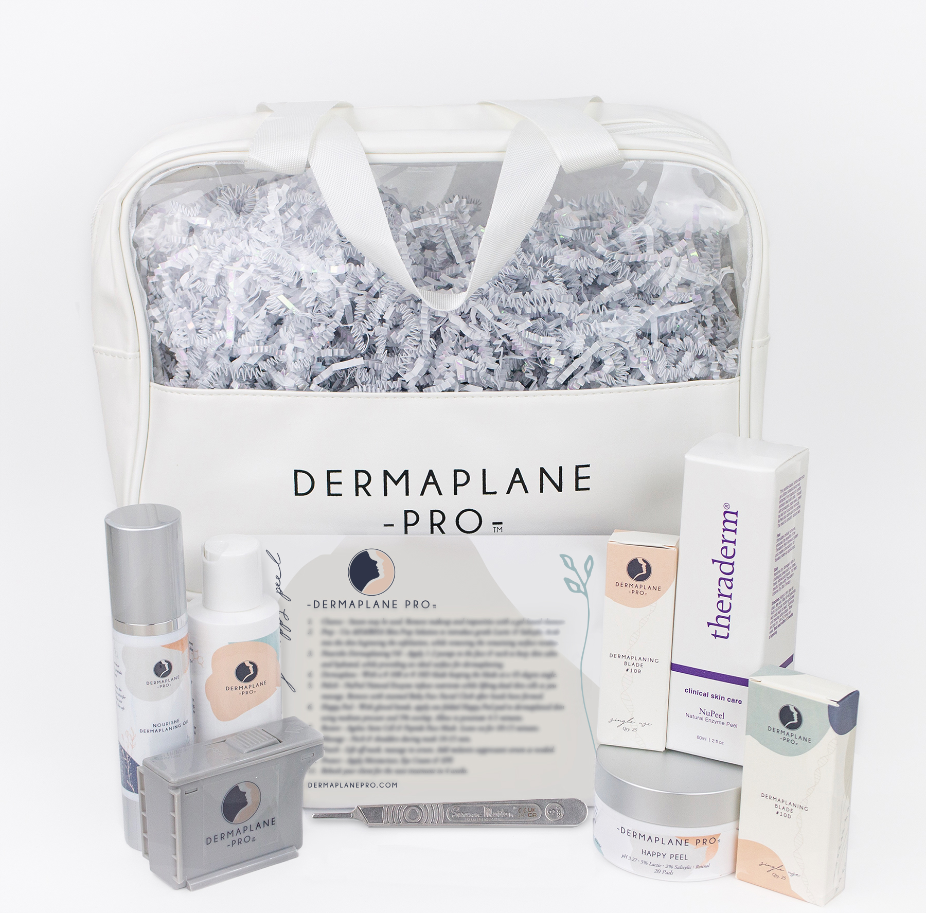 Dermaplanepro Intro Kit contains all the products you need to start offering dermaplaning services. Comes in a cute tote.